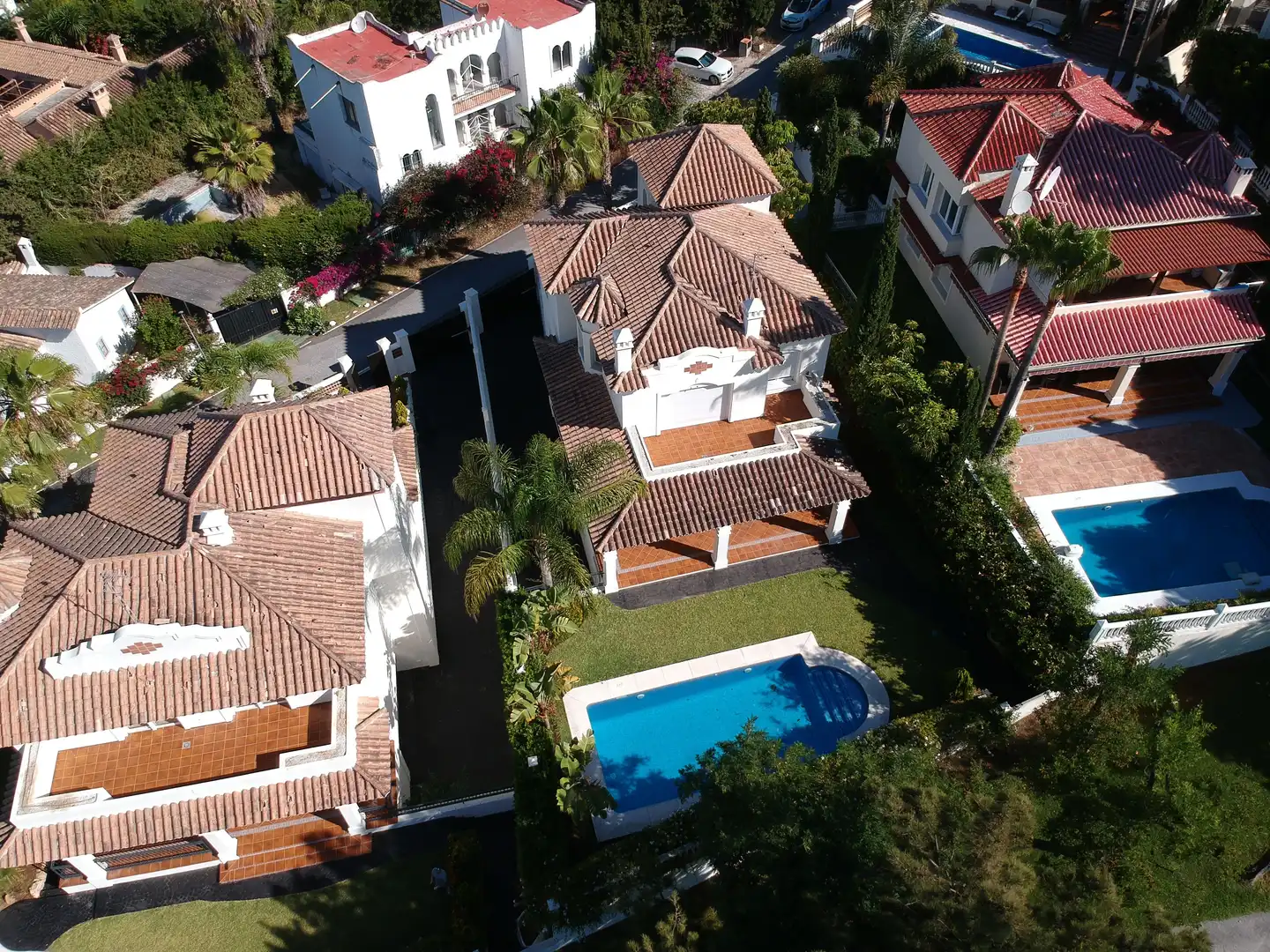Vista exterior de Casa o xalet en venda en Marbella amb Aire condicionat, Calefacció i Jardí privat