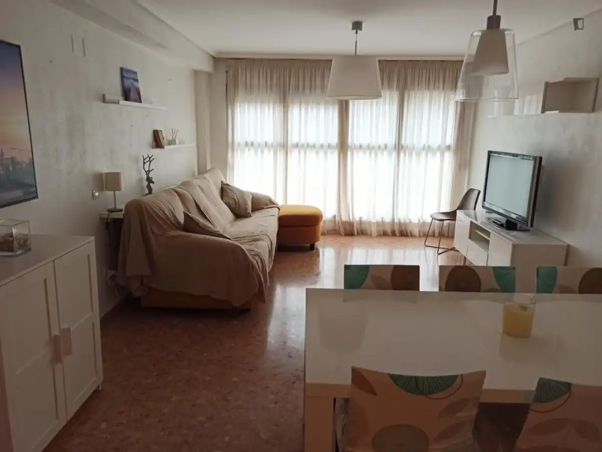 Sala d'estar de Apartament per a compartir en Valencia amb Aire condicionat, Moblat i Forn