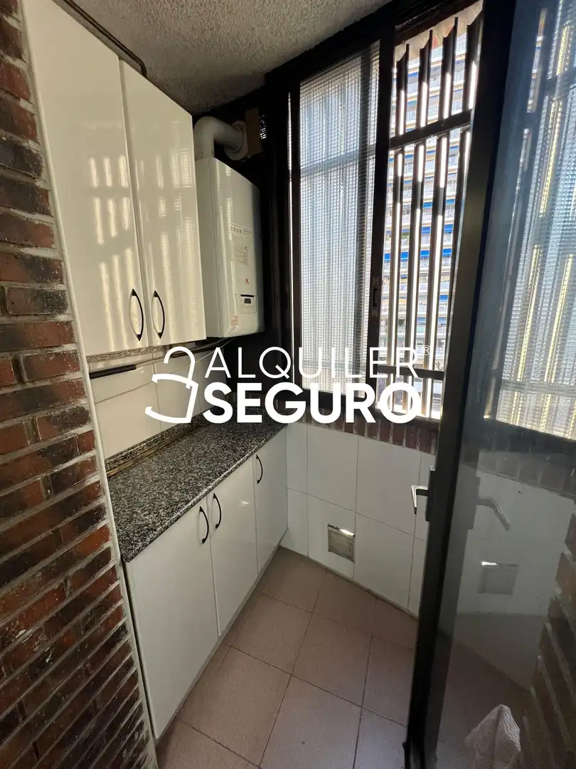 Cocina de Piso de alquiler en Madrid con Aire acondicionado, Calefacción y Piscina