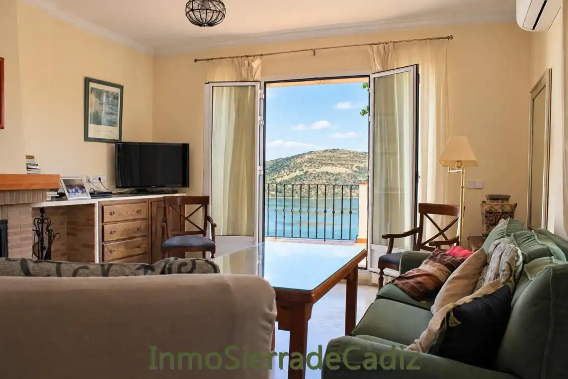 Sala d'estar de Casa o xalet en venda en Zahara, Cádiz