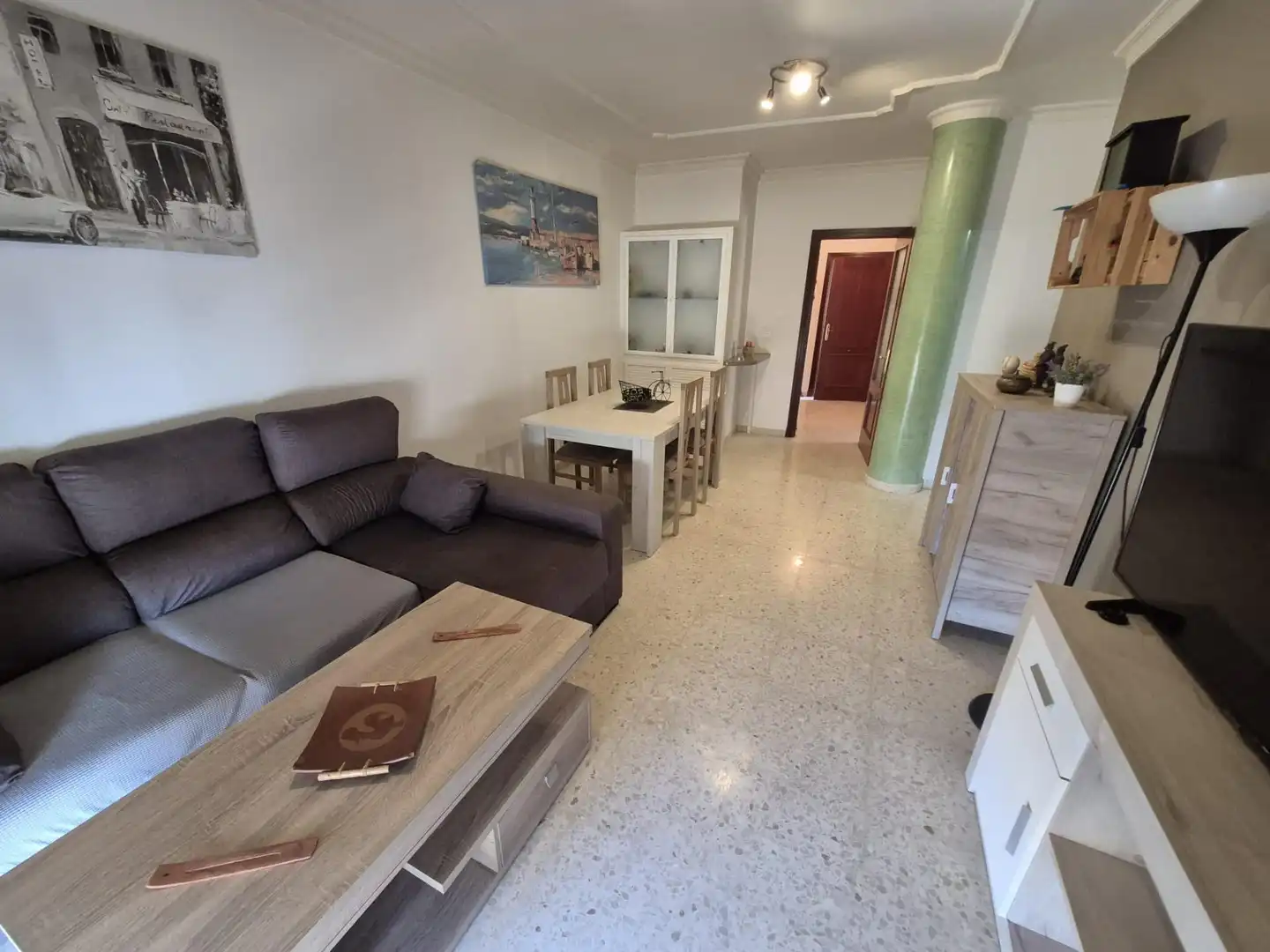 Sala d'estar de Pis en venda en Arcos de la Frontera amb Aire condicionat i Traster