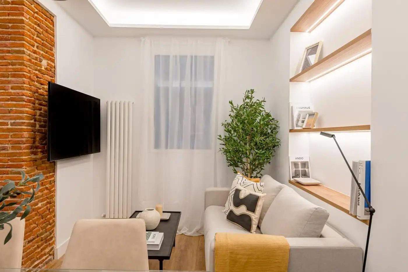 Living room of Flat for sale in Madrid  with Air Conditioner and Heating