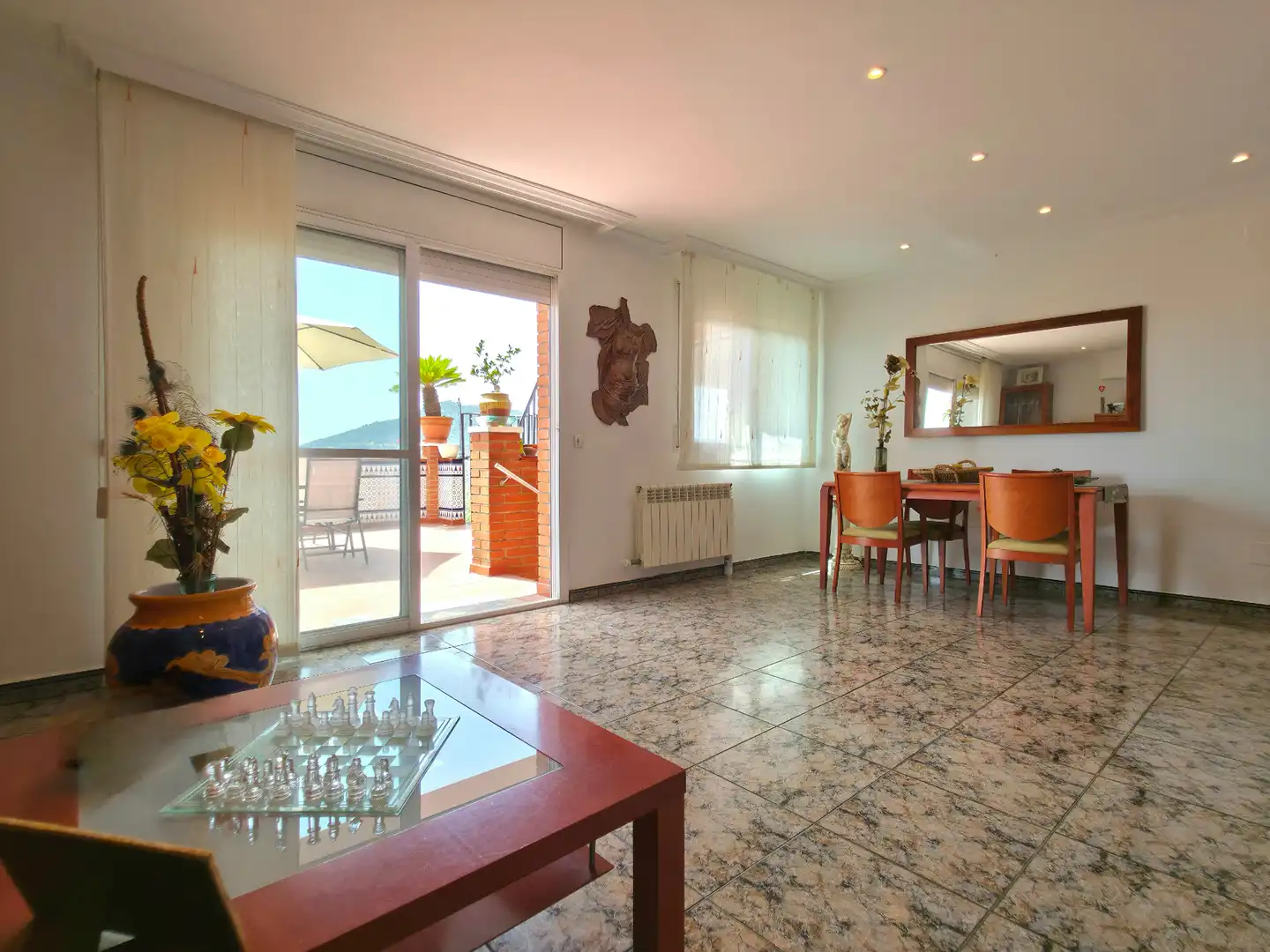 Sala de estar de Casa o chalet en venta en Sant Vicenç Dels Horts con Aire acondicionado, Calefacción y Jardín privado