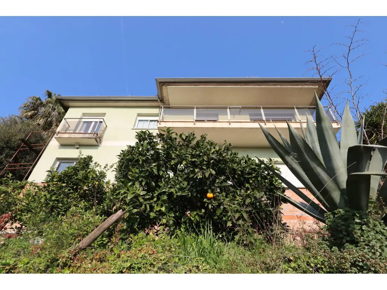 Vista exterior de Casa o xalet en venda en Lloret de Mar amb Calefacció, Jardí privat i Parquet
