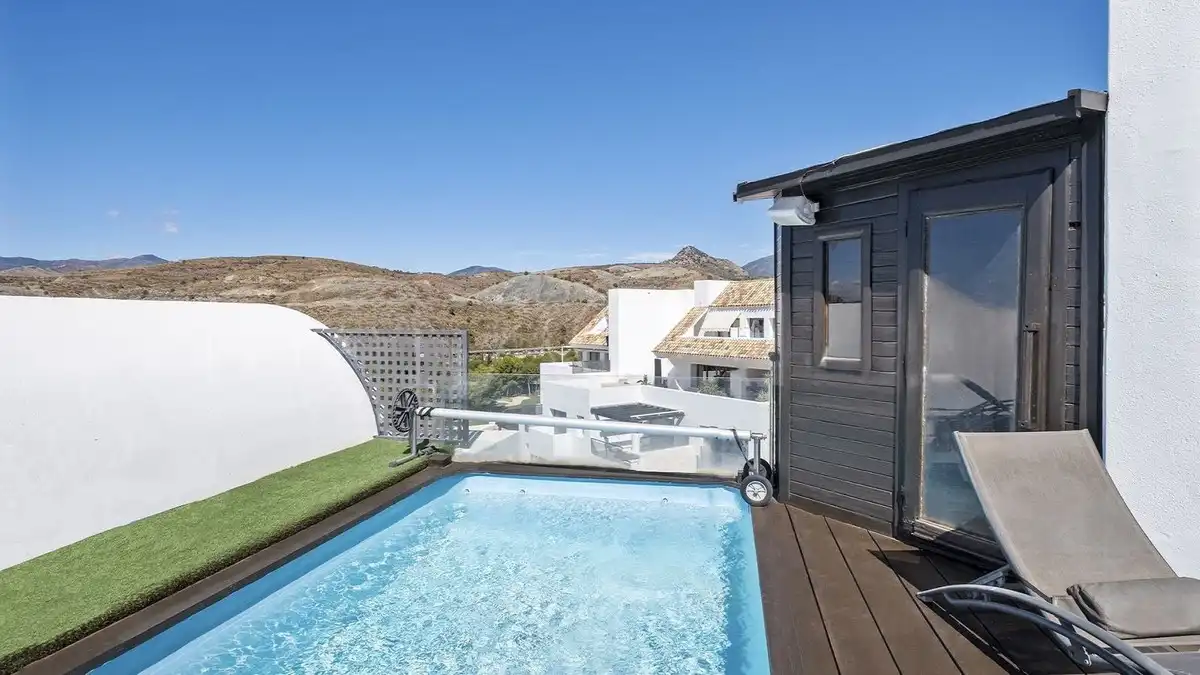 Swimming pool of Duplexes for sale in Benahavís  with Air Conditioner, Furnished and TV