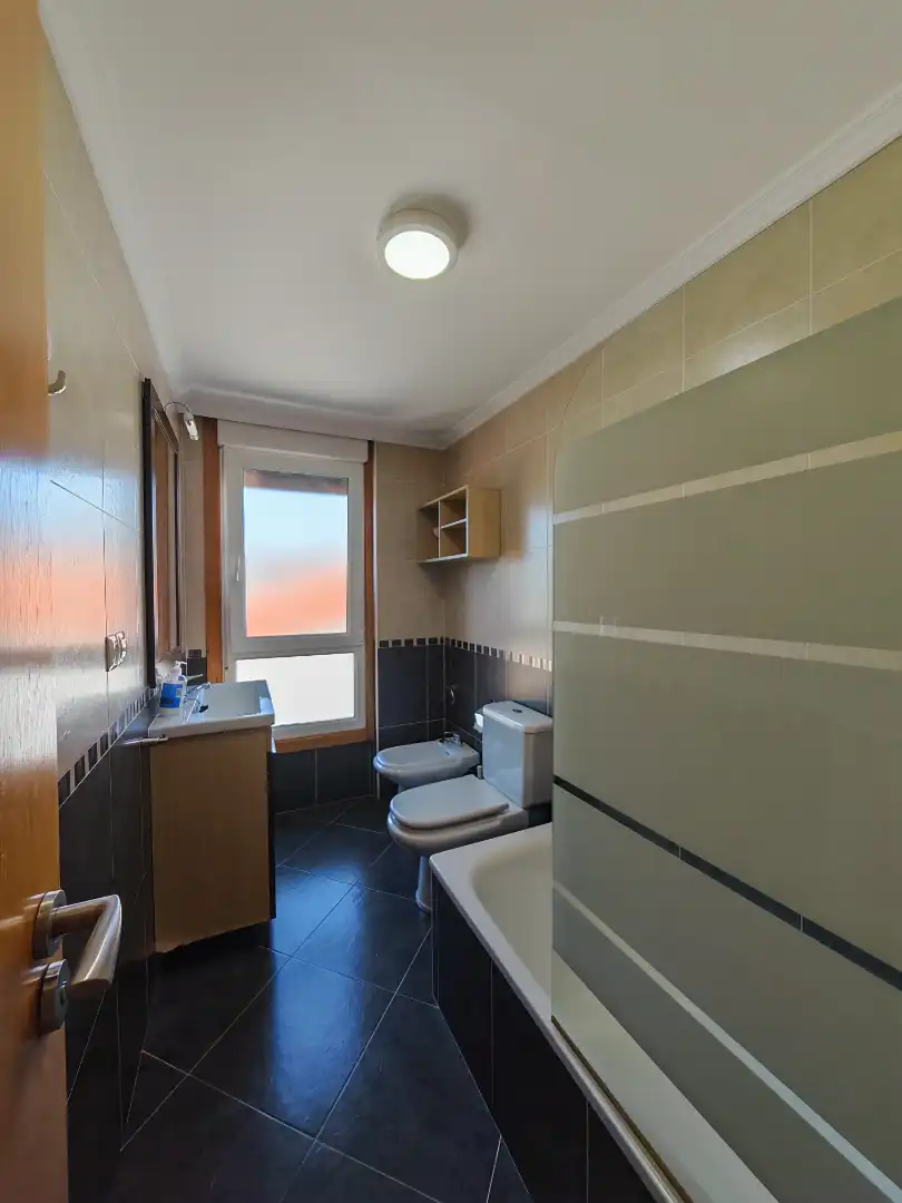 Baño de Apartamento de alquiler en Fisterra con Trastero, Amueblado y Horno