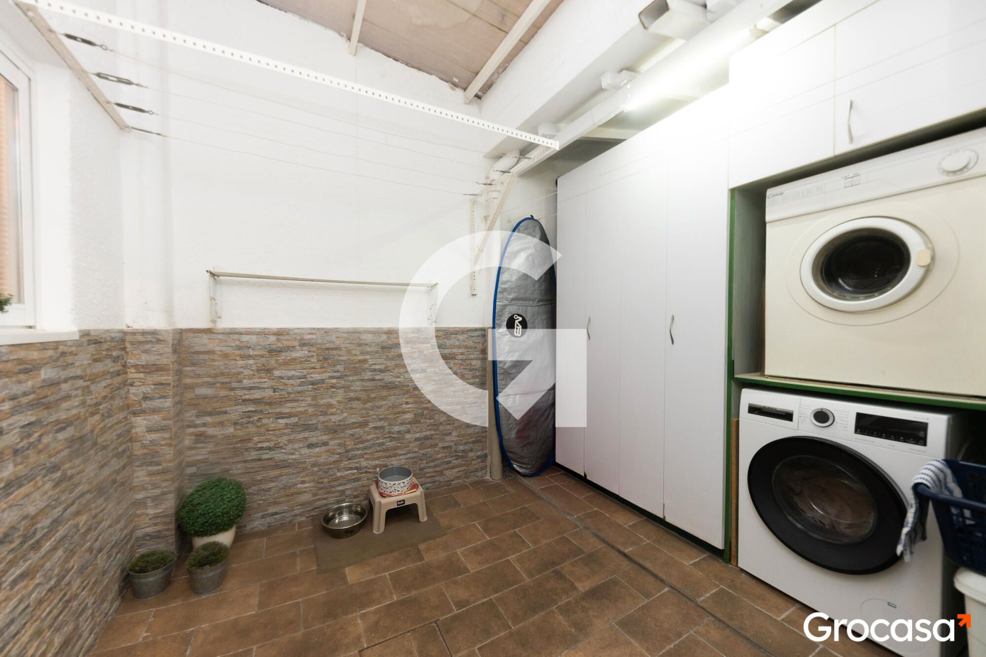 Piso en venta en L'Hospitalet de Llobregat con Calefacción, Trastero y Horno