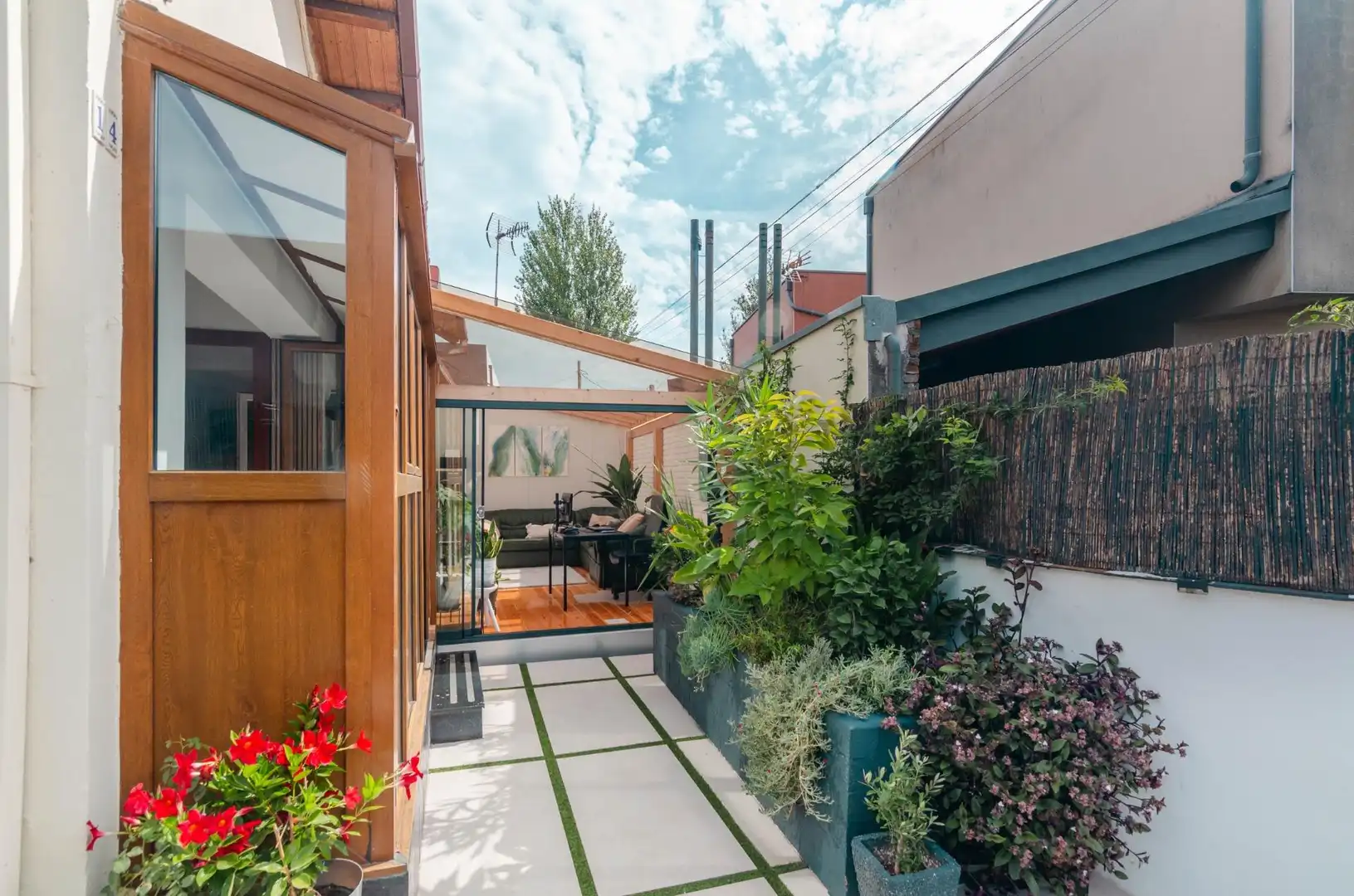 Terrassa de Casa o xalet en venda en Gijón  amb Aire condicionat, Calefacció i Jardí privat