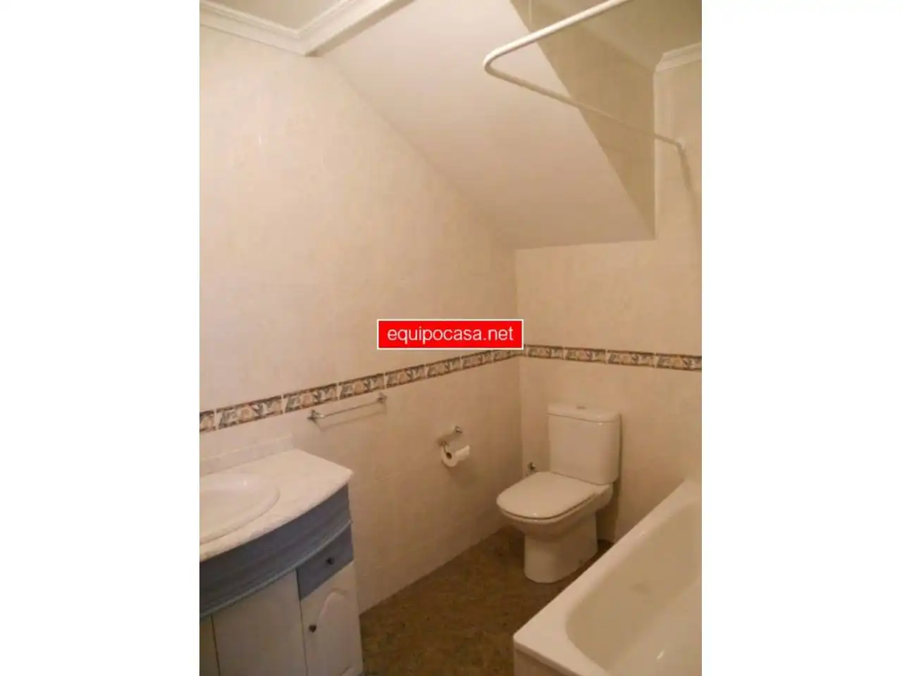 Baño de Dúplex en venta en Lugo con Calefacción, Terraza y Trastero