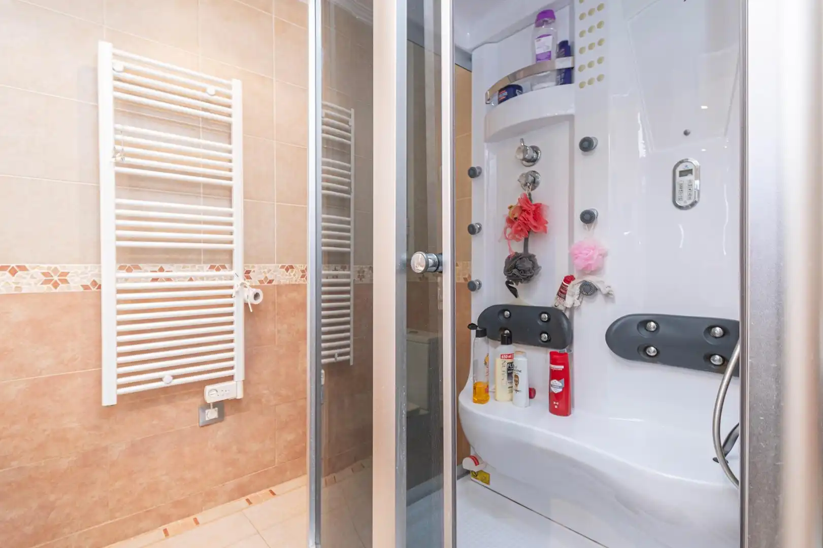 Bathroom of Houses for sale in Calvià  with Air Conditioner, Heating and Private garden