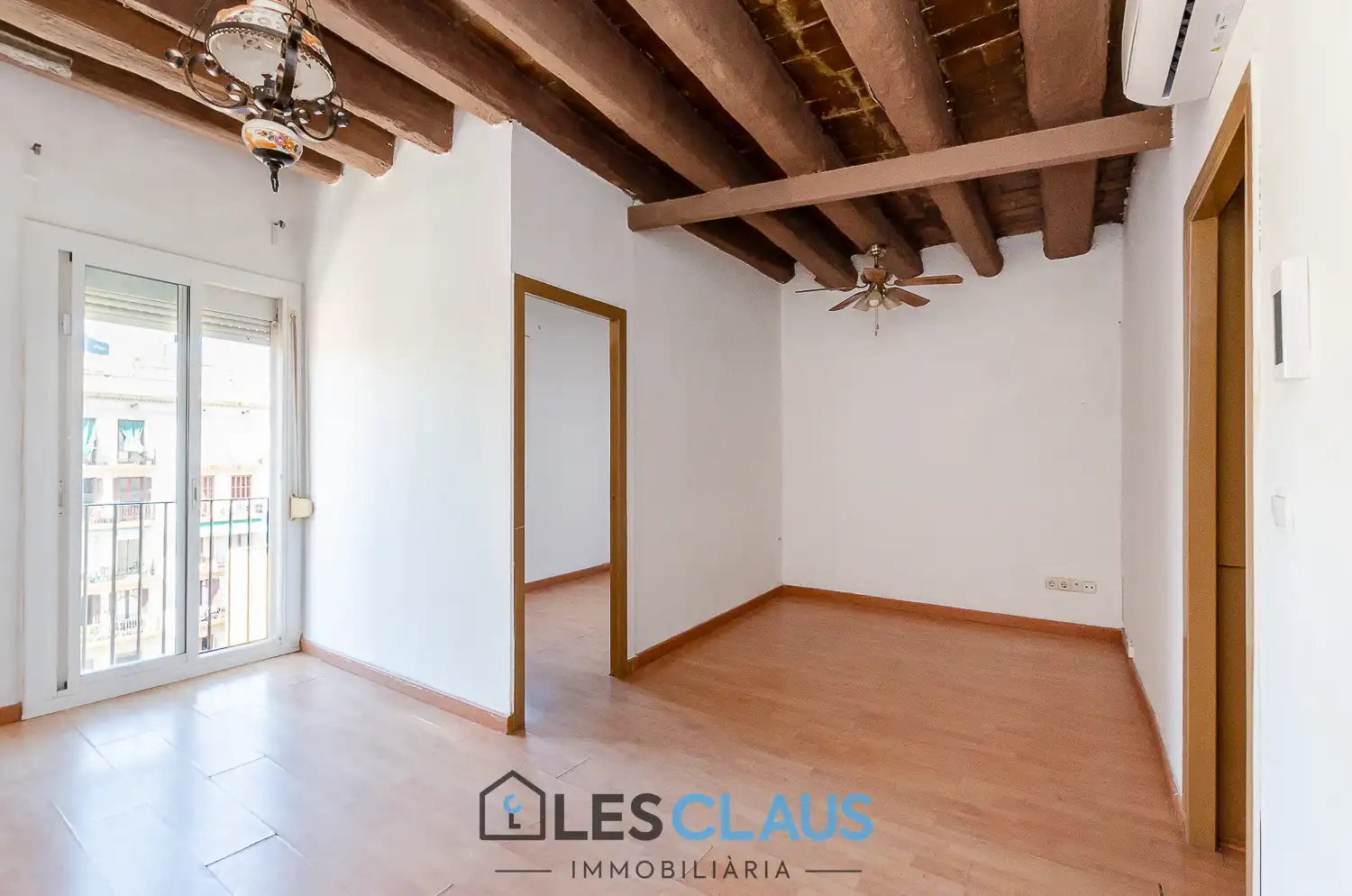 Vista exterior de Pis en venda en Barcelona amb Aire condicionat i Parquet