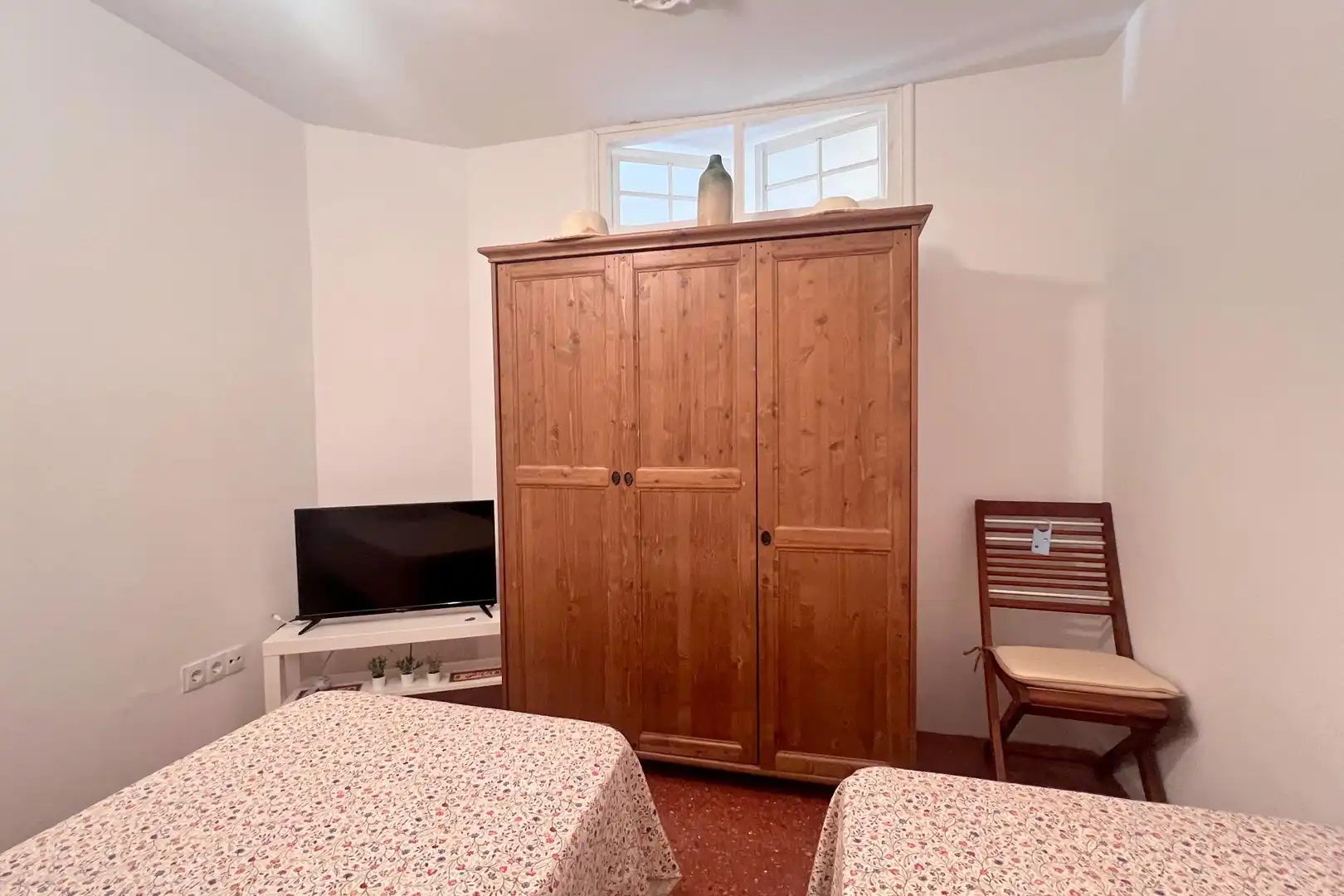 Piso en venta en Calle CIUDAD DE PORCUNA, La Carihuela - Los Nidos