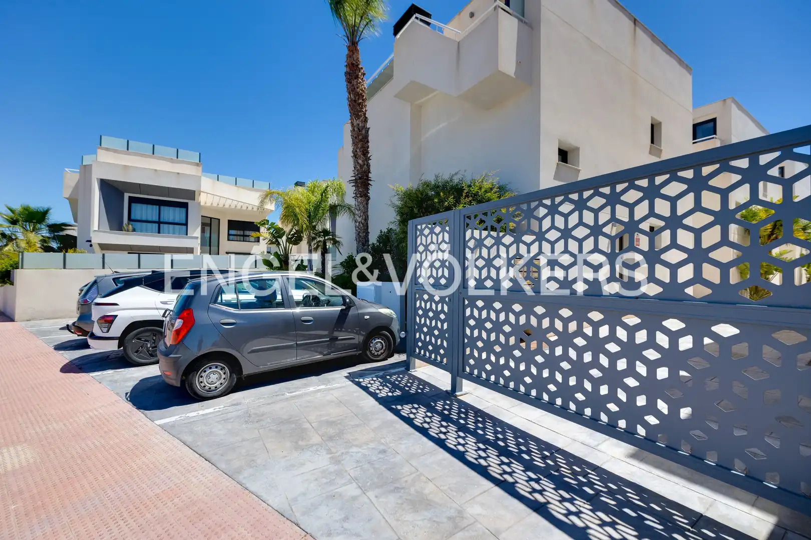 Vista exterior de Casa o chalet en venta en Torrevieja con Aire acondicionado, Calefacción y Jardín privado