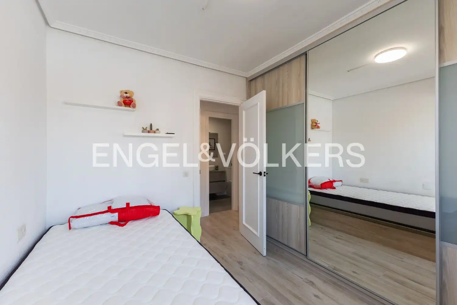 Schlafzimmer von Wohnung zur Miete in Mislata mit Klimaanlage, Heizung und Terrasse