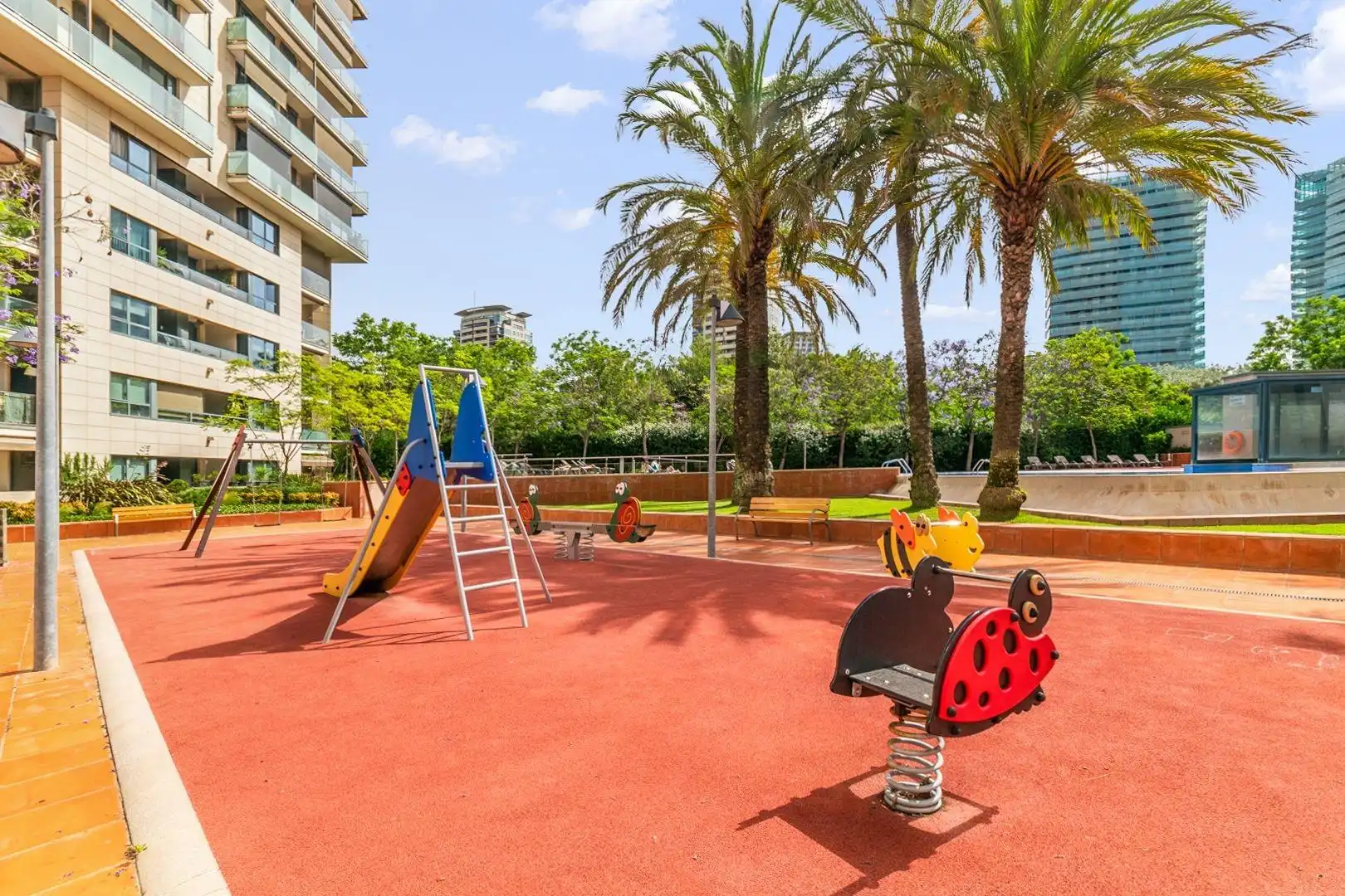 Außenansicht von Maisonette zum Verkauf in Barcelona mit Klimaanlage, Heizung und Privatgarten