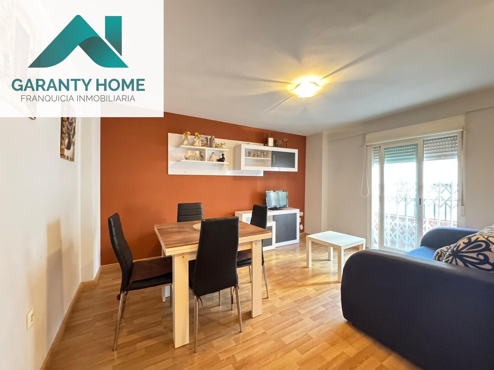 Vista exterior de Piso de alquiler en  Jaén Capital con Balcón