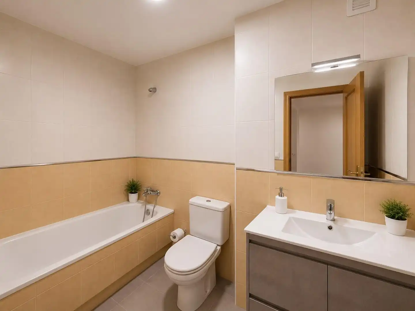 Baño de Planta baja en venta en Lorquí con Aire acondicionado, Calefacción y Trastero