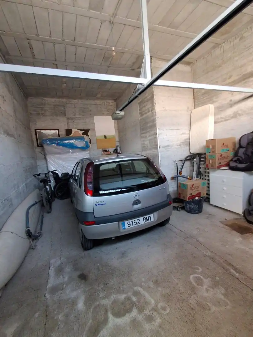Parkplatz von Haus oder Chalet zum Verkauf in Loja mit Heizung, Privatgarten und Terrasse