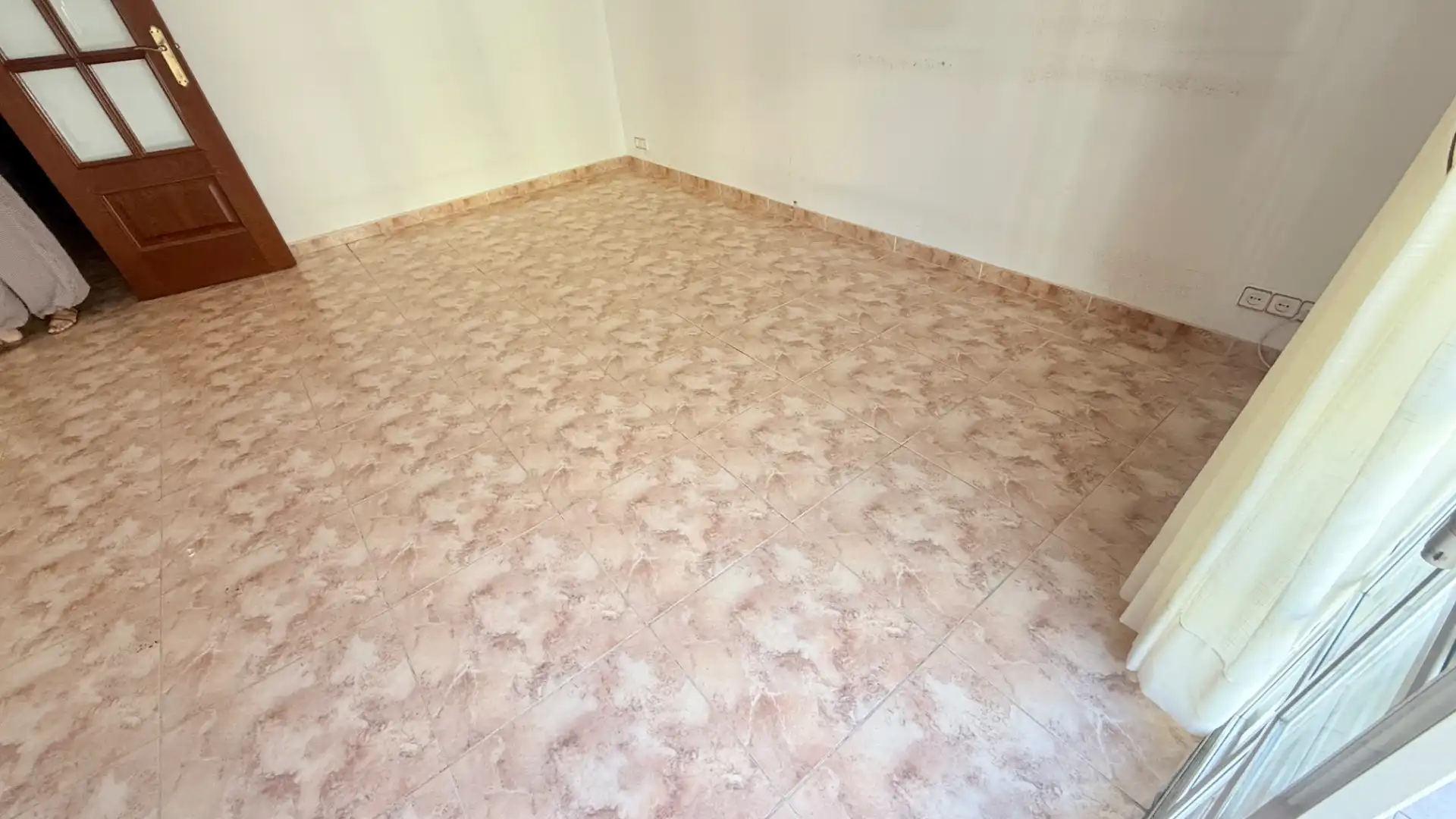 Piso con terraza en venta en Carrer de l'Aigua, imagen 2