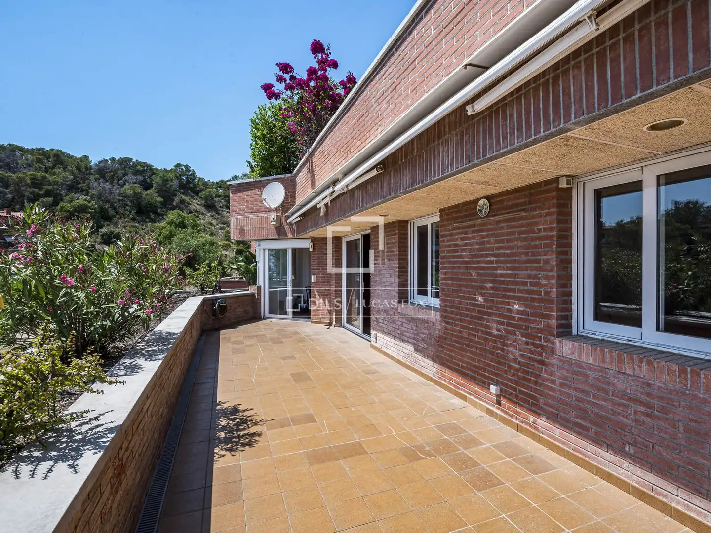 Exterior view of Flat for sale in Sitges  with Air Conditioner, Heating and Private garden