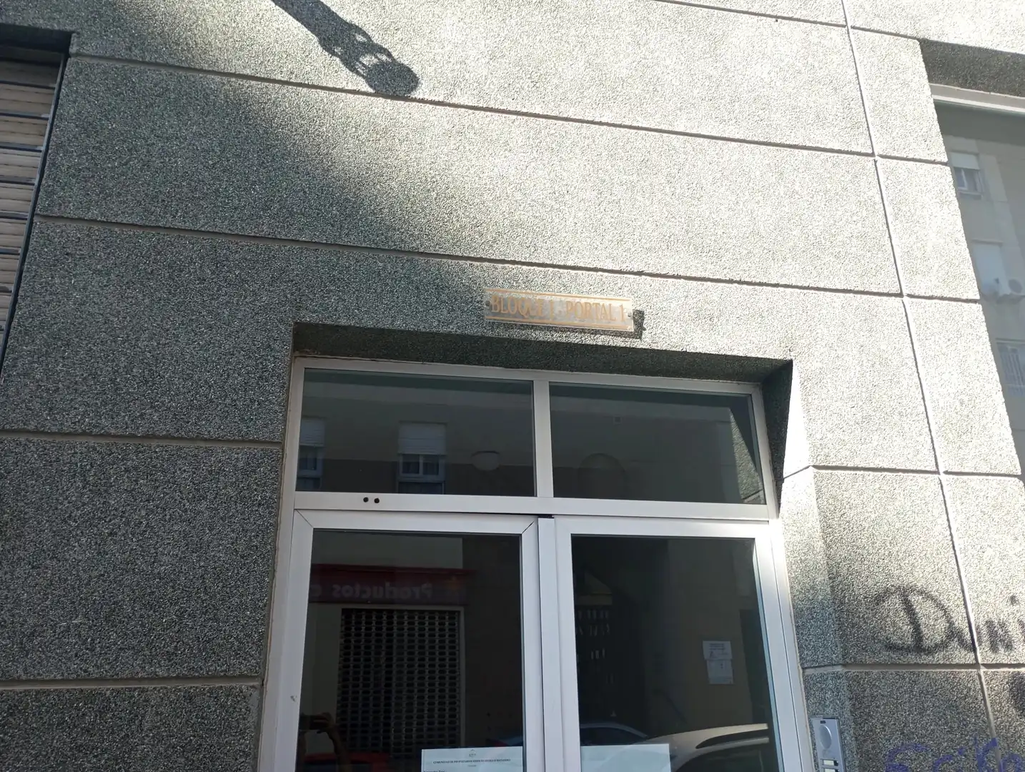 Vista exterior de Piso en venta en Algeciras