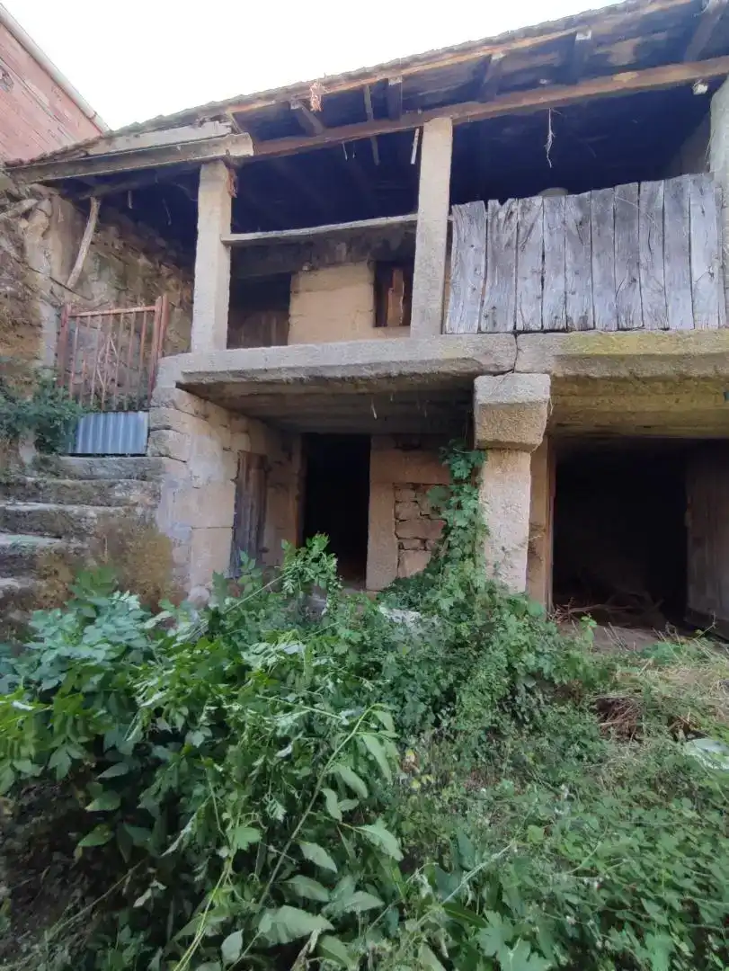 Vista exterior de Casa adosada en venda en Monterrei, Ourense