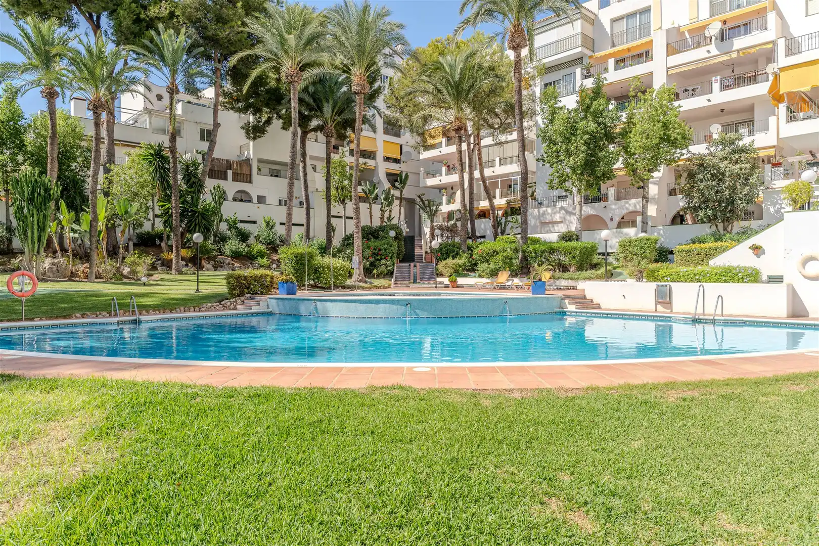 Piscina de Apartament en venda en Estepona