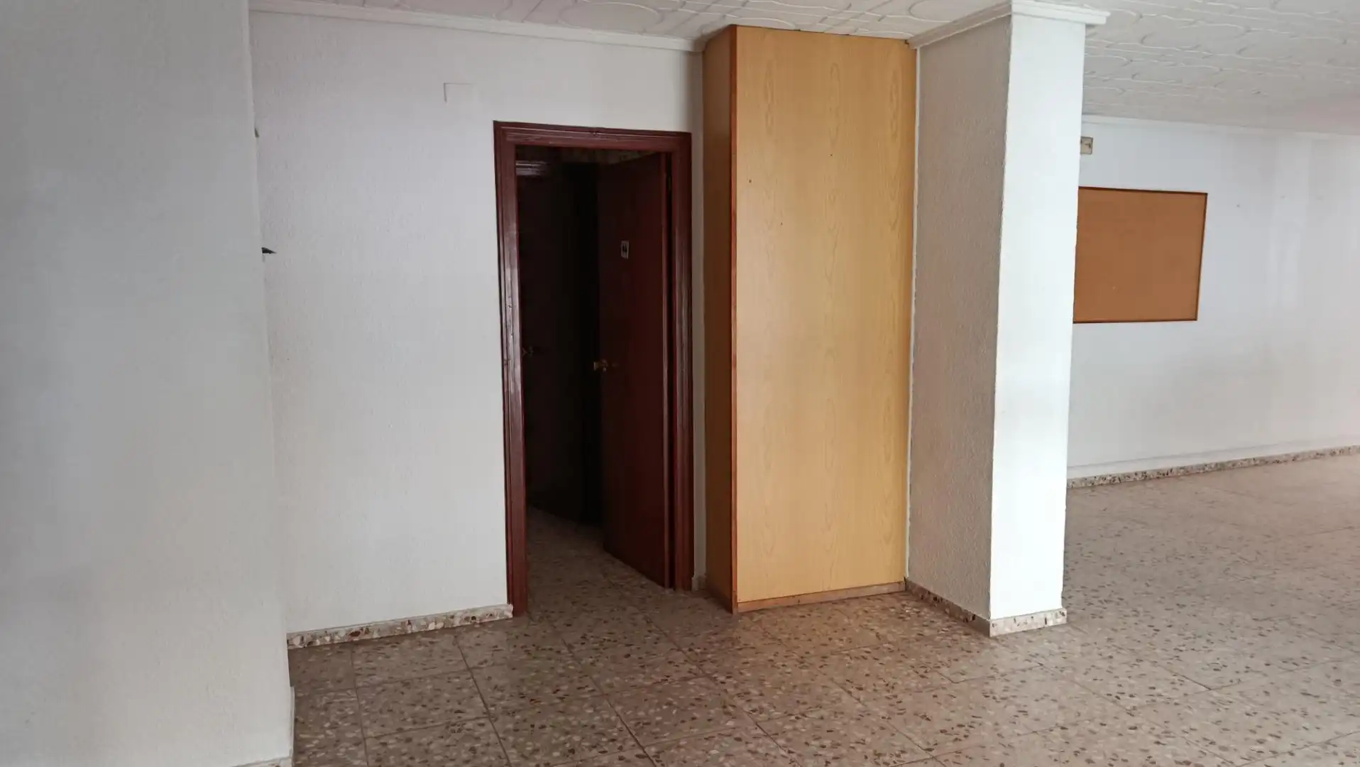 Habitación de Oficina de alquiler en Elche / Elx con Aire acondicionado