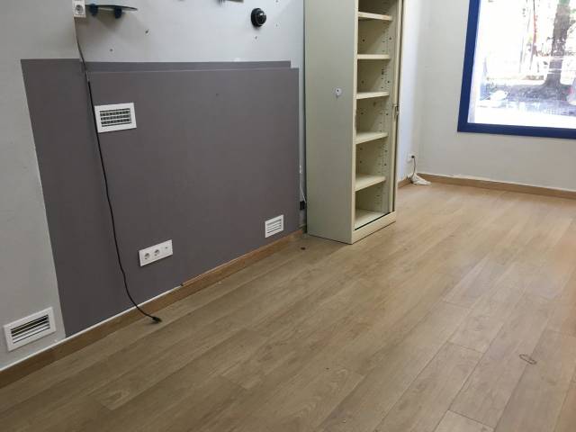 Local comercial en Alquiler en De les Tereses, 25 en Centre
