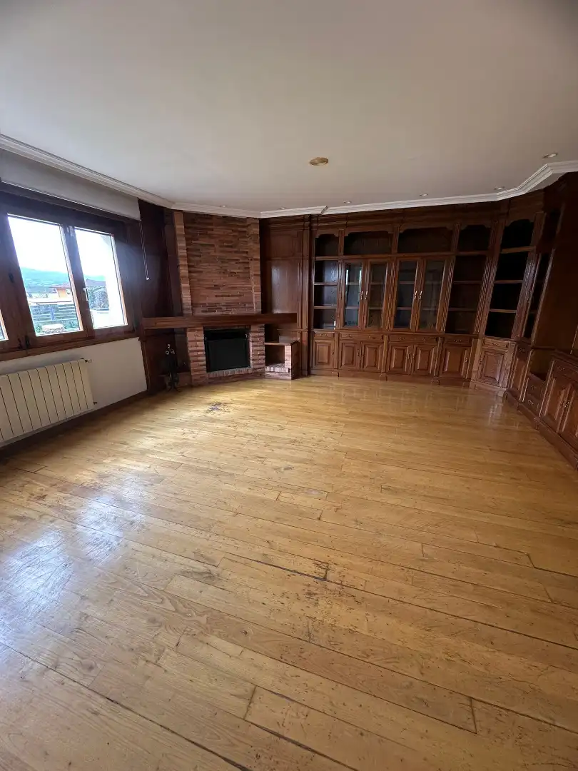 Sala de estar de Casa o chalet en venta en Llanera con Calefacción, Jardín privado y Terraza