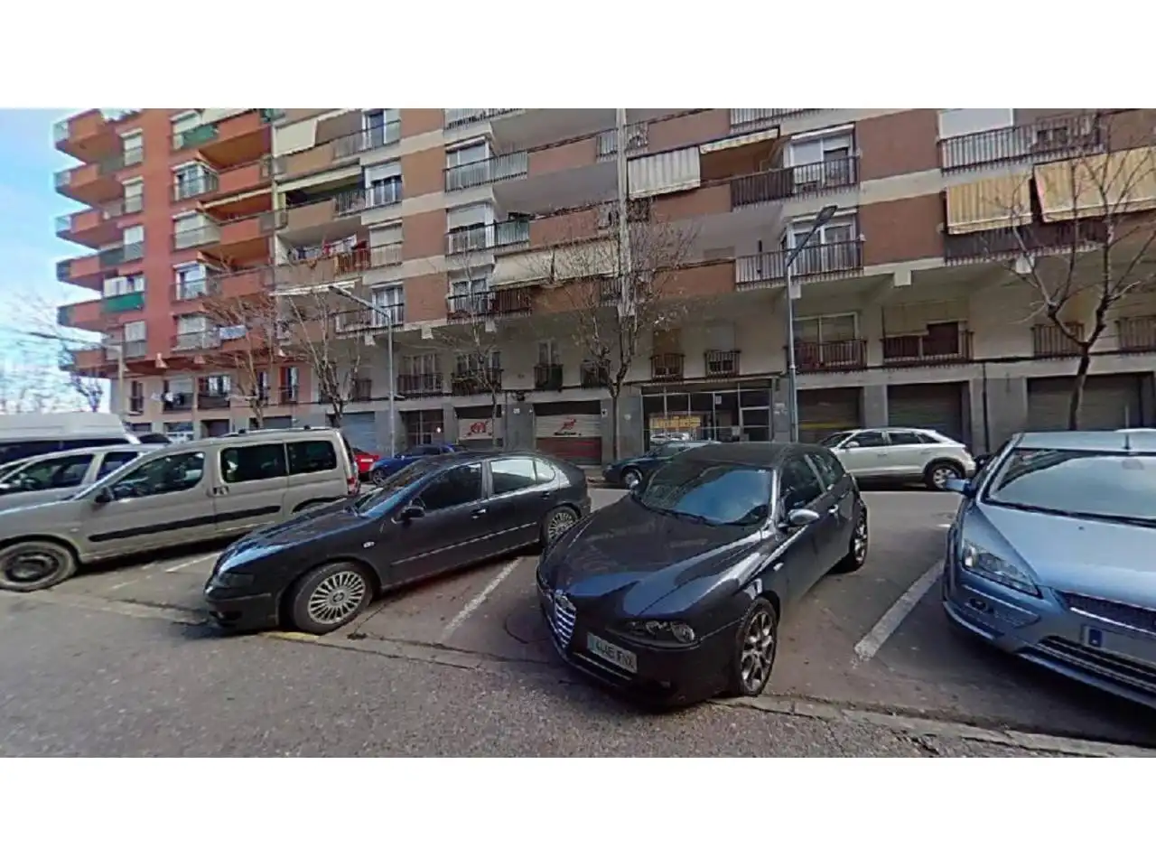 Aparcament de Pis en venda en Salt amb Terrassa
