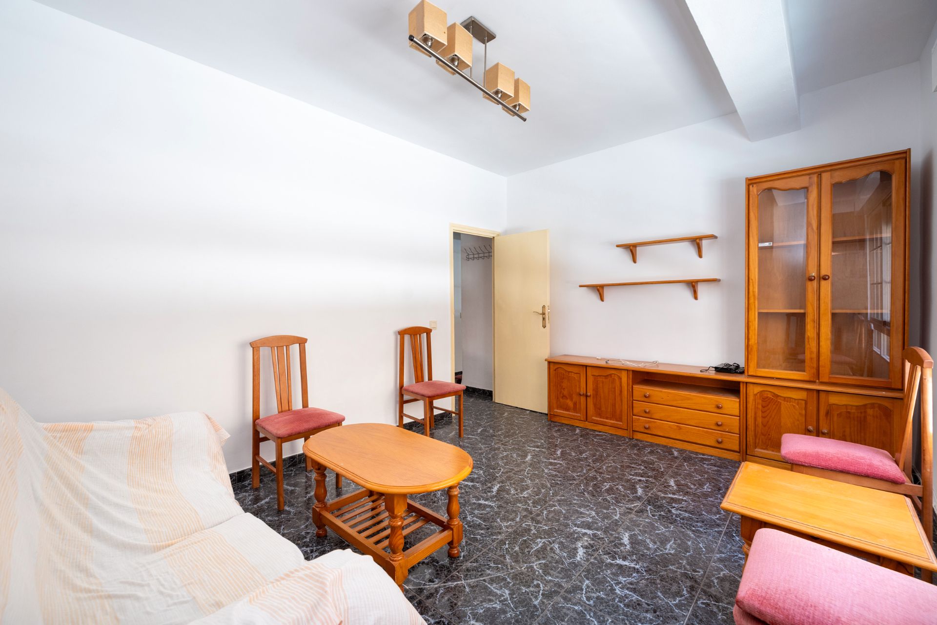 Living room of Flat to rent in  Granada Capital  with Furnished and Balcony