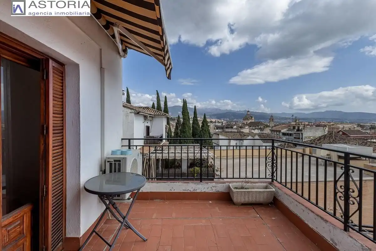 Außenansicht von Wohnung zum Verkauf in Granada mit Terrasse