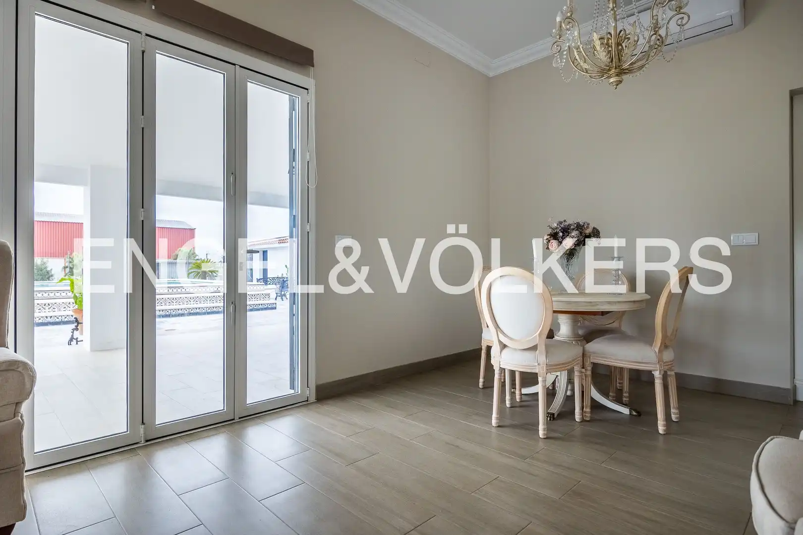 Comedor de Finca rústica en venta en Lora del Río con Aire acondicionado, Calefacción y Jardín privado