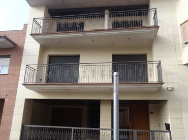 Piso en venta en Passeig del Riu nº 12