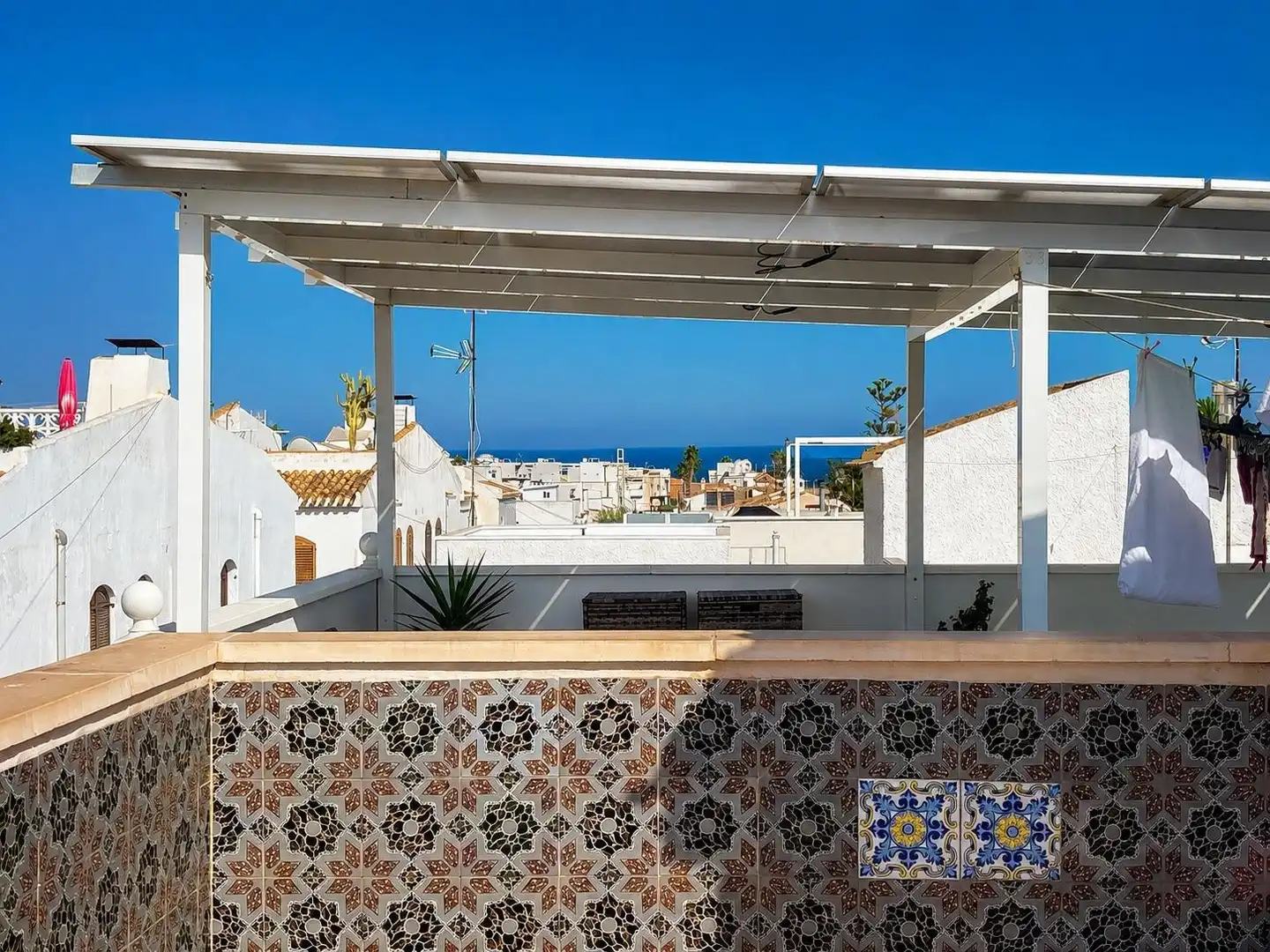Casa aparellada amb terrassa en venda a Calle GABRIELA MISTRA, imagen 24