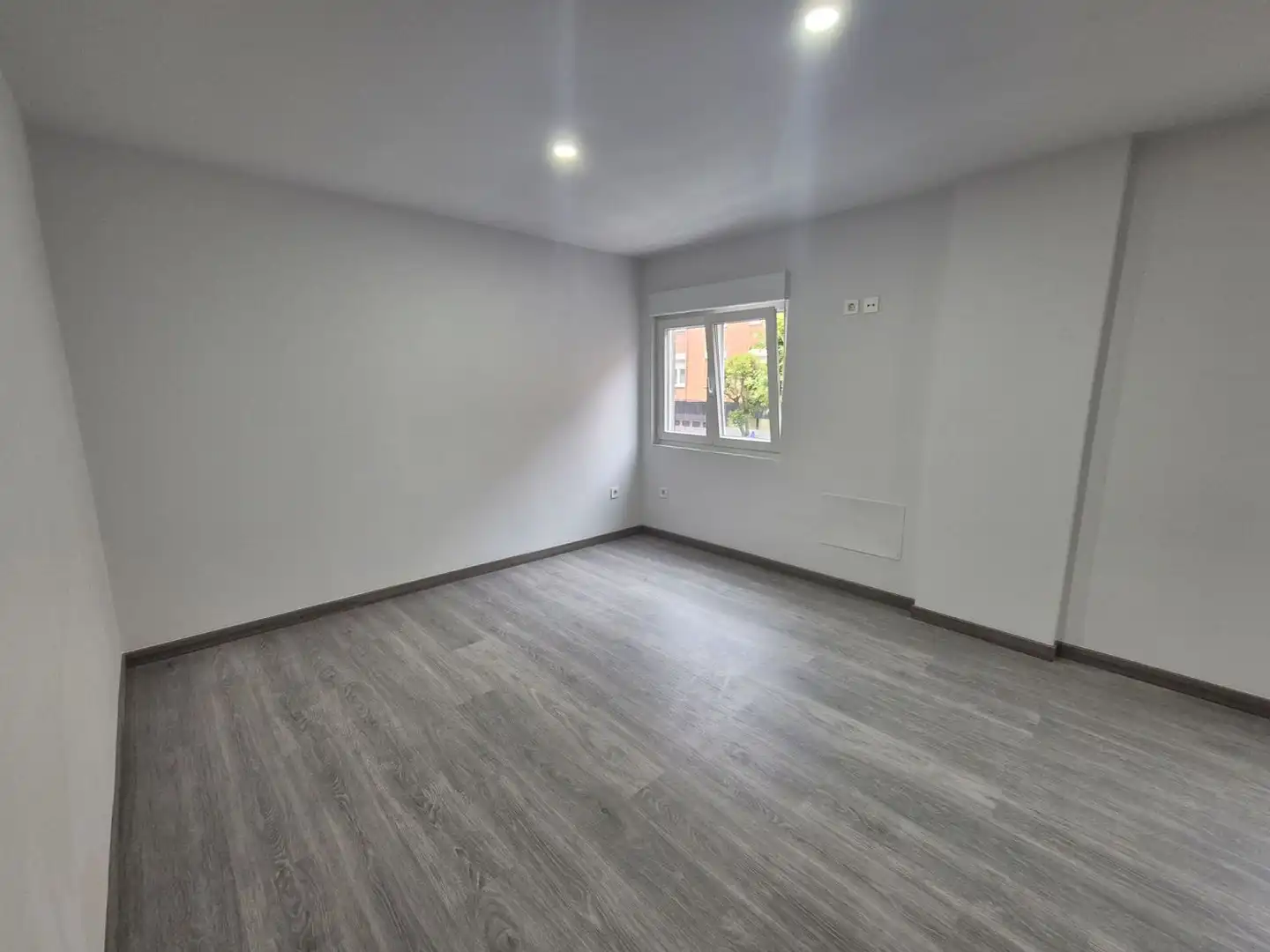 Pis en venda en Oviedo  amb Traster