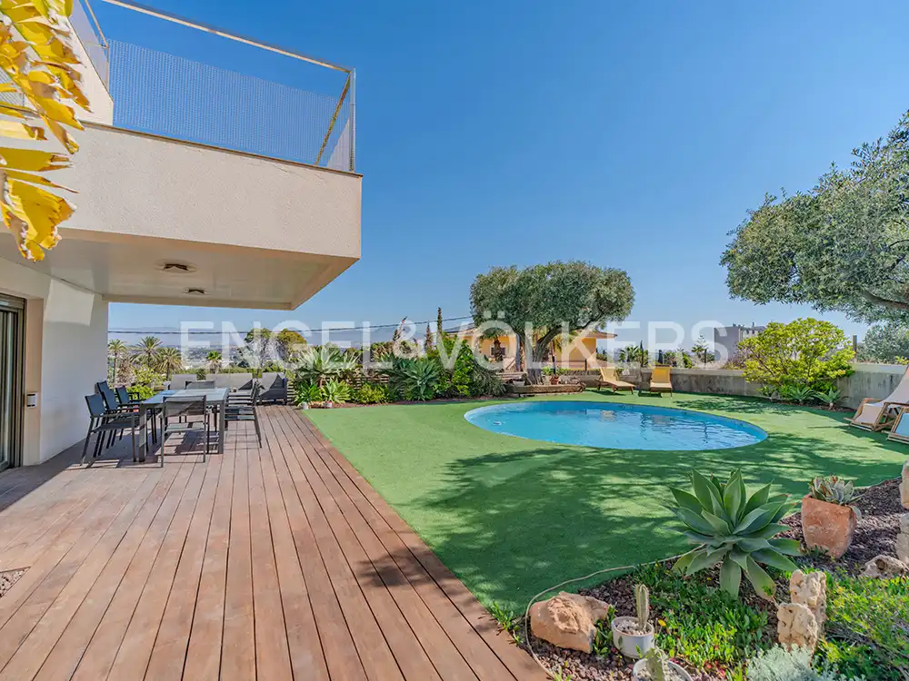 Terrassa de Casa o xalet en venda en Alicante / Alacant amb Aire condicionat, Calefacció i Jardí privat