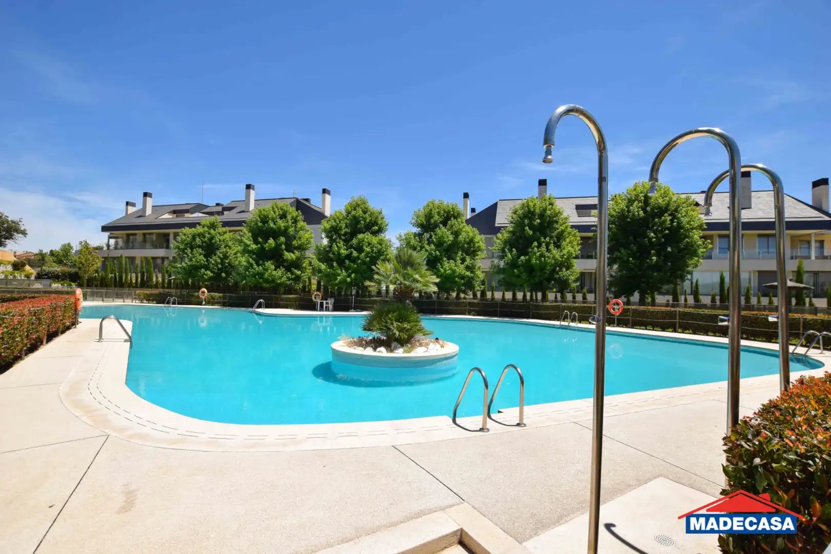 Piscina de Ático en venta en Pozuelo de Alarcón con Aire acondicionado, Calefacción y Jardín privado