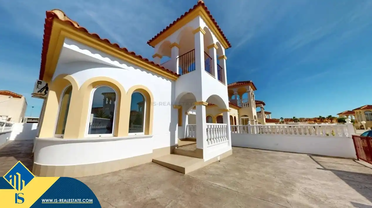 Detached house with pool for sale in Algorfa