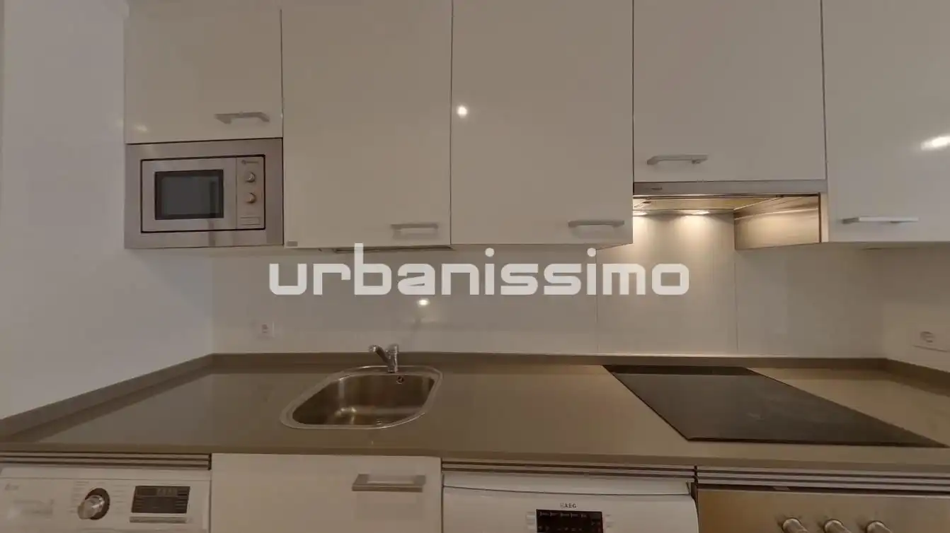 Cocina de Apartamento de alquiler en Madrid con Aire acondicionado, Calefacción y Amueblado