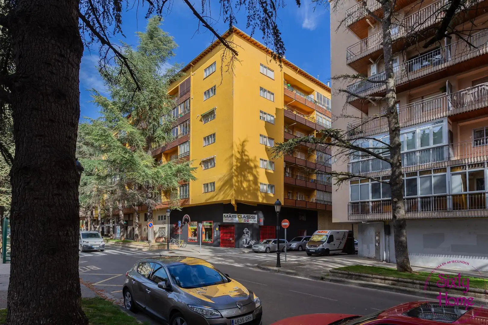 Vista exterior de Piso en venta en Jaca con Aire acondicionado, Calefacción y Parquet