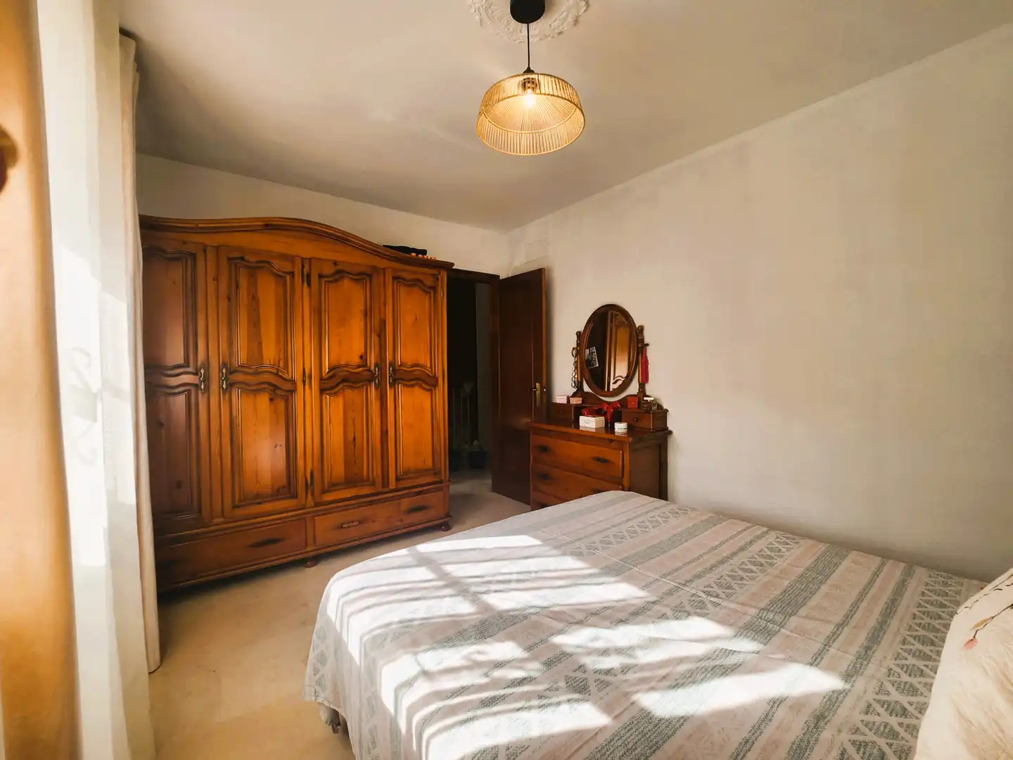 Dormitori de Casa adosada en venda en Alcalá de Guadaira amb Aire condicionat, Calefacció i Terrassa
