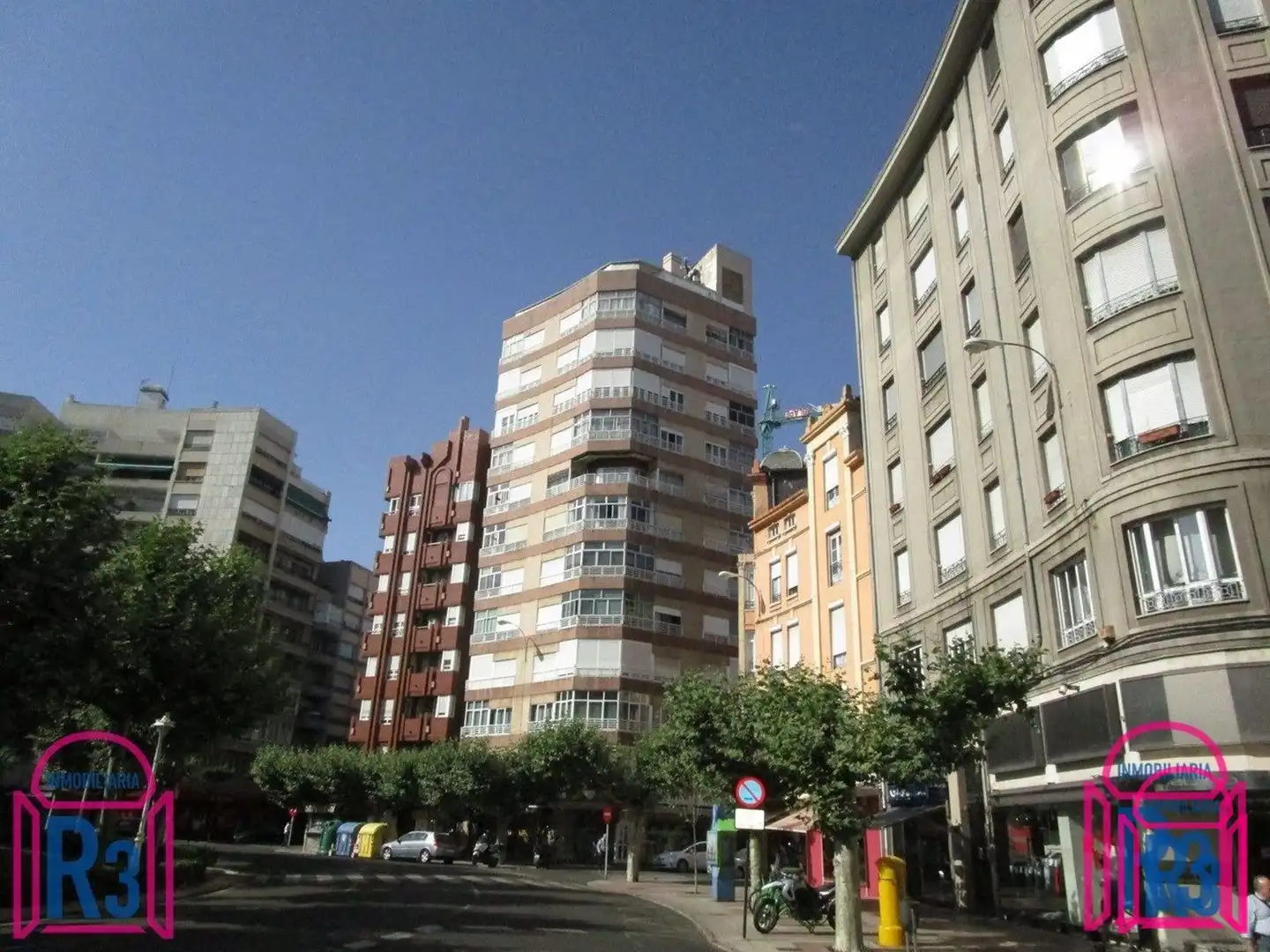 Außenansicht von Wohnung zur Miete in León Capital  mit Heizung und Terrasse