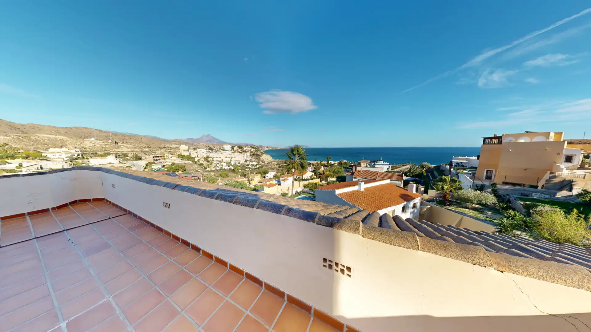 Vista exterior de Casa o xalet en venda en El Campello amb Aire condicionat, Calefacció i Jardí privat