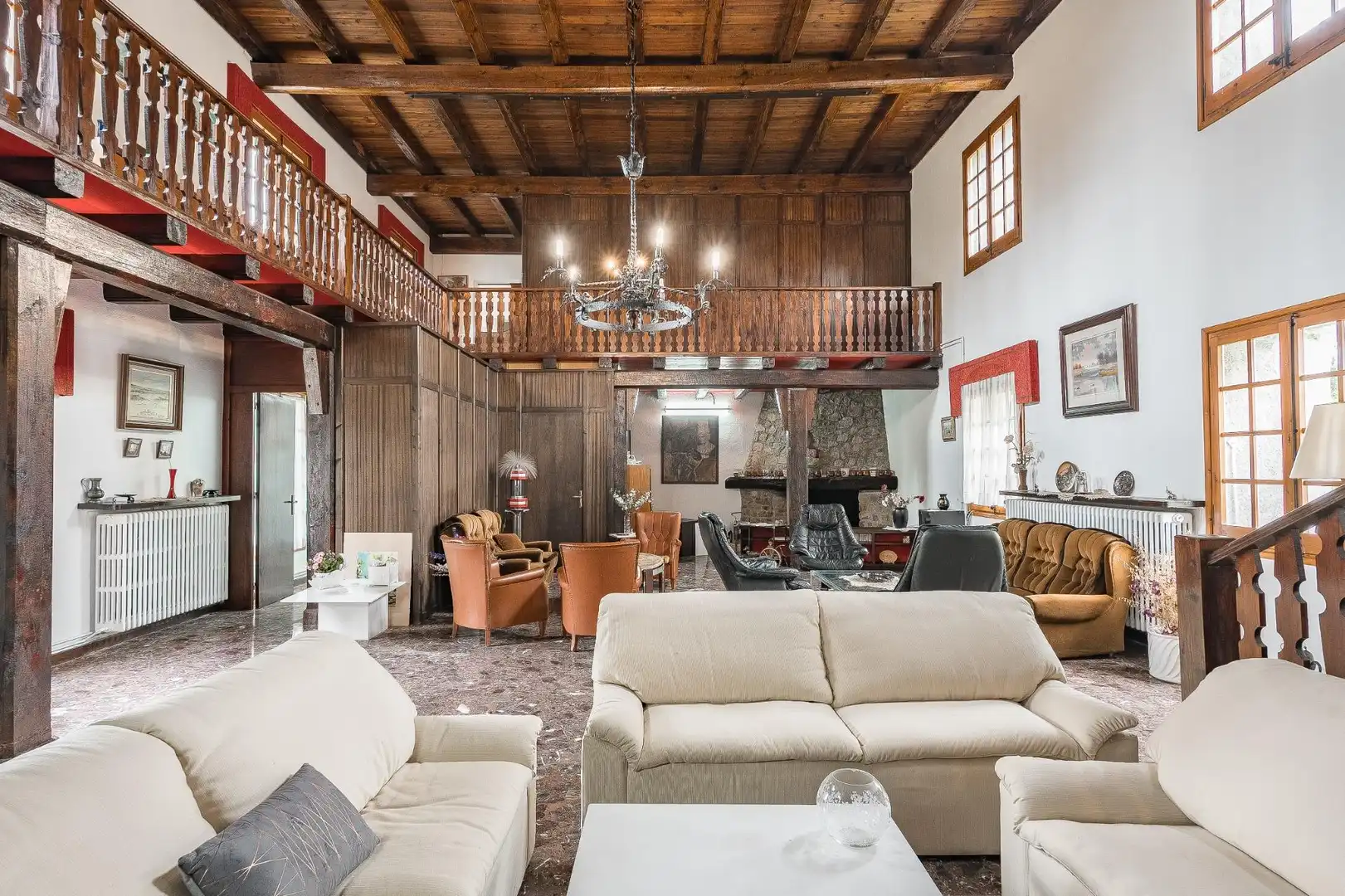 Sala de estar de Casa o chalet en venta en Cabanelles con Calefacción, Terraza y Balcón