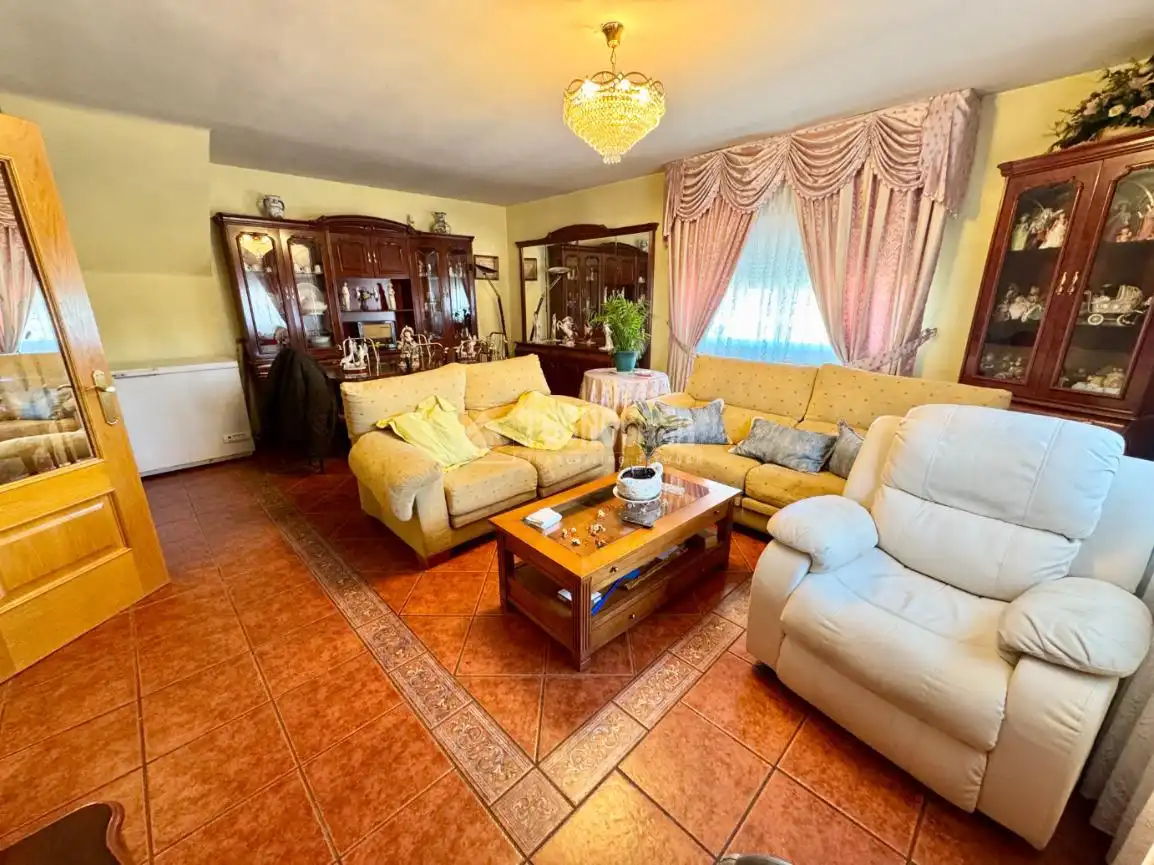Wohnzimmer von Haus oder Chalet zum Verkauf in Valdeavero mit Heizung und Schwimmbad