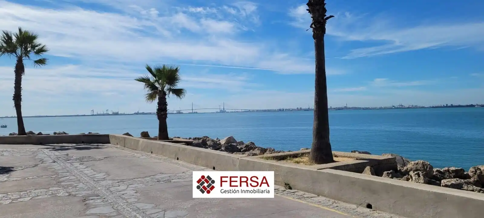 Vista exterior de Pis en venda en El Puerto de Santa María amb Terrassa