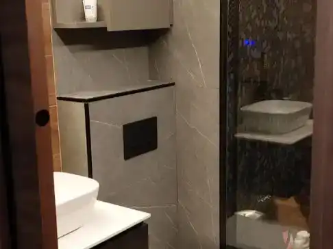 Bany de Pis en venda en Sevilla amb Aire condicionat, Parquet i Moblat