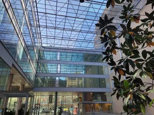 Außenansicht von Büro zur Miete in Barcelona mit Klimaanlage, Heizung und Terrasse